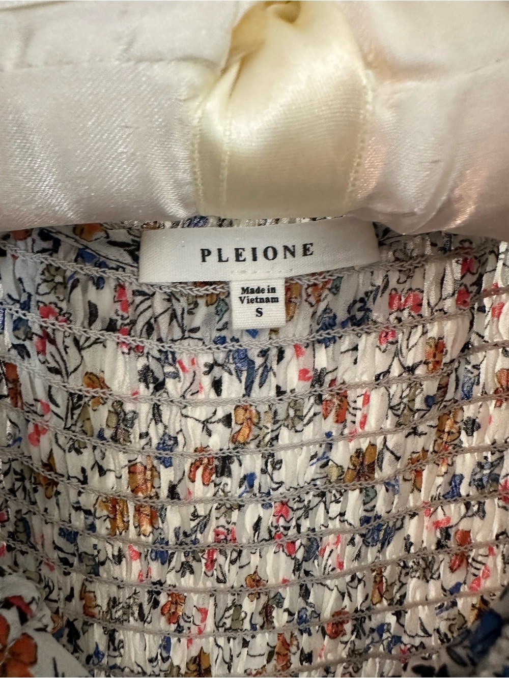 Cream Floral Ruffle-Trim Sleeveless Smocked Nordstrom Blouse - Picture 3 of 6